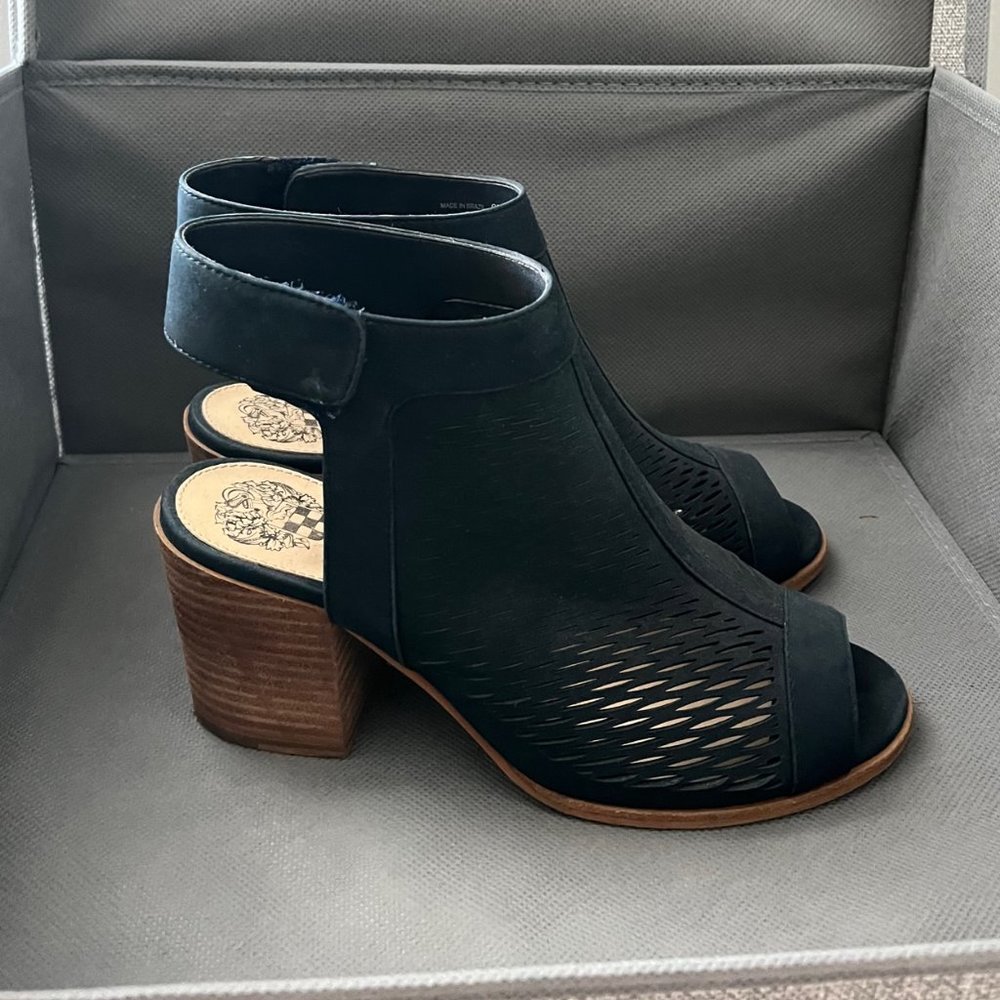 🟡 Vince Camuto Perforated Suede Heeled Sandals Navy 6.5